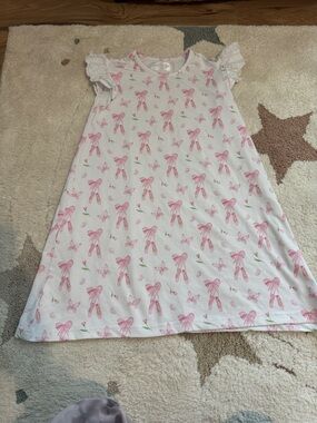 Girls' White Nightdress with Pink Bow Print - Cute Bedtime Dress
